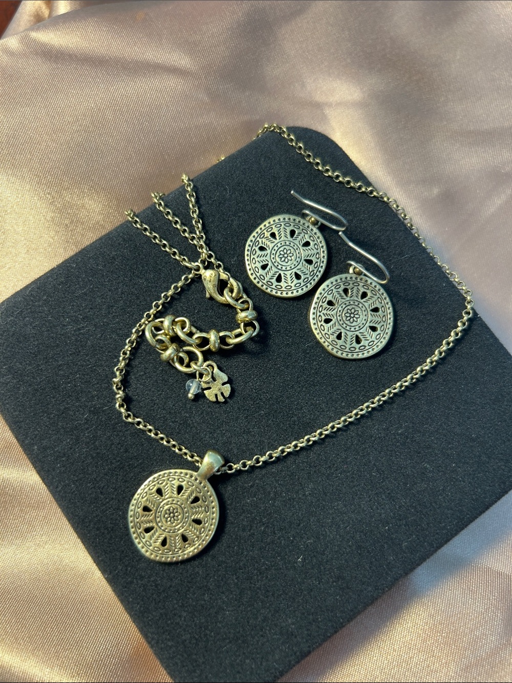Gold-Tone Filigree Necklace & Earring Set - Women Jewelry